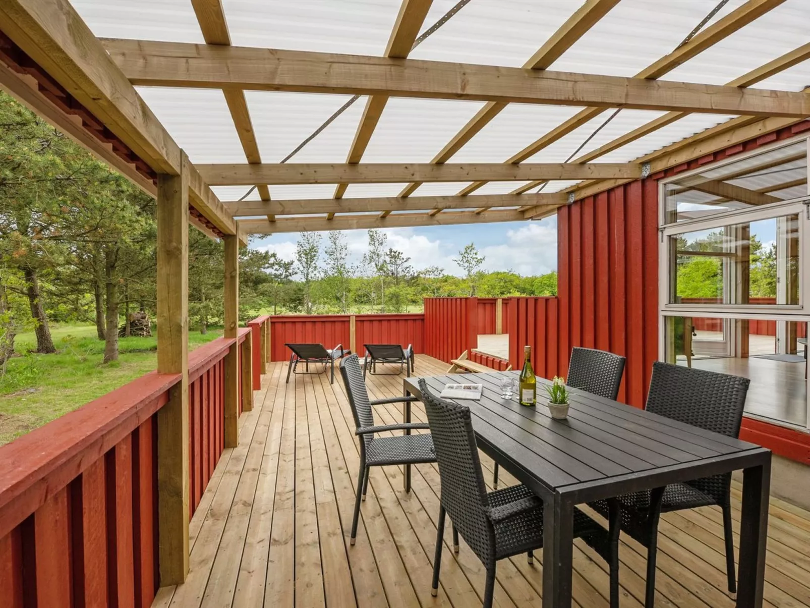 "Halla" - 200m to the fjord-Buiten