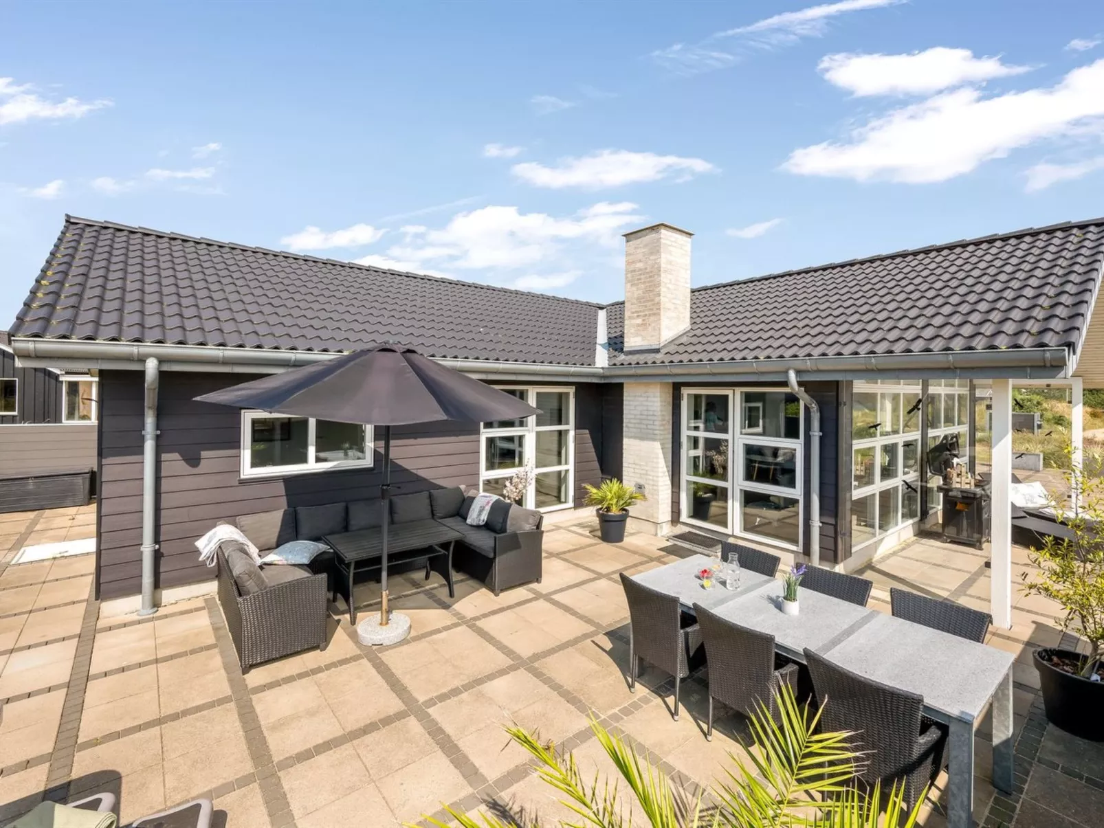 "Ennie" -  from the sea-Buiten