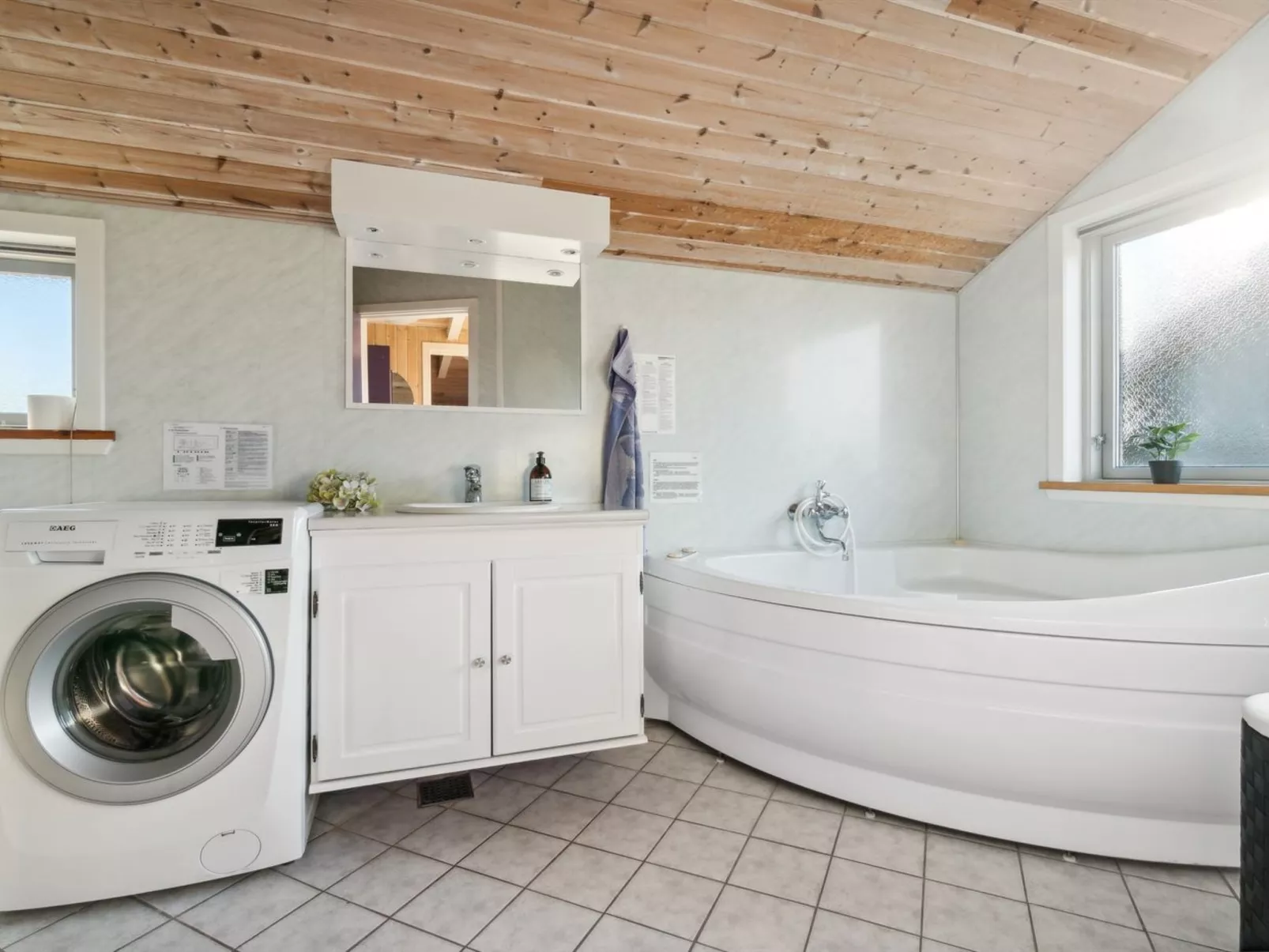 "Øde" - 350m from the sea-Binnen