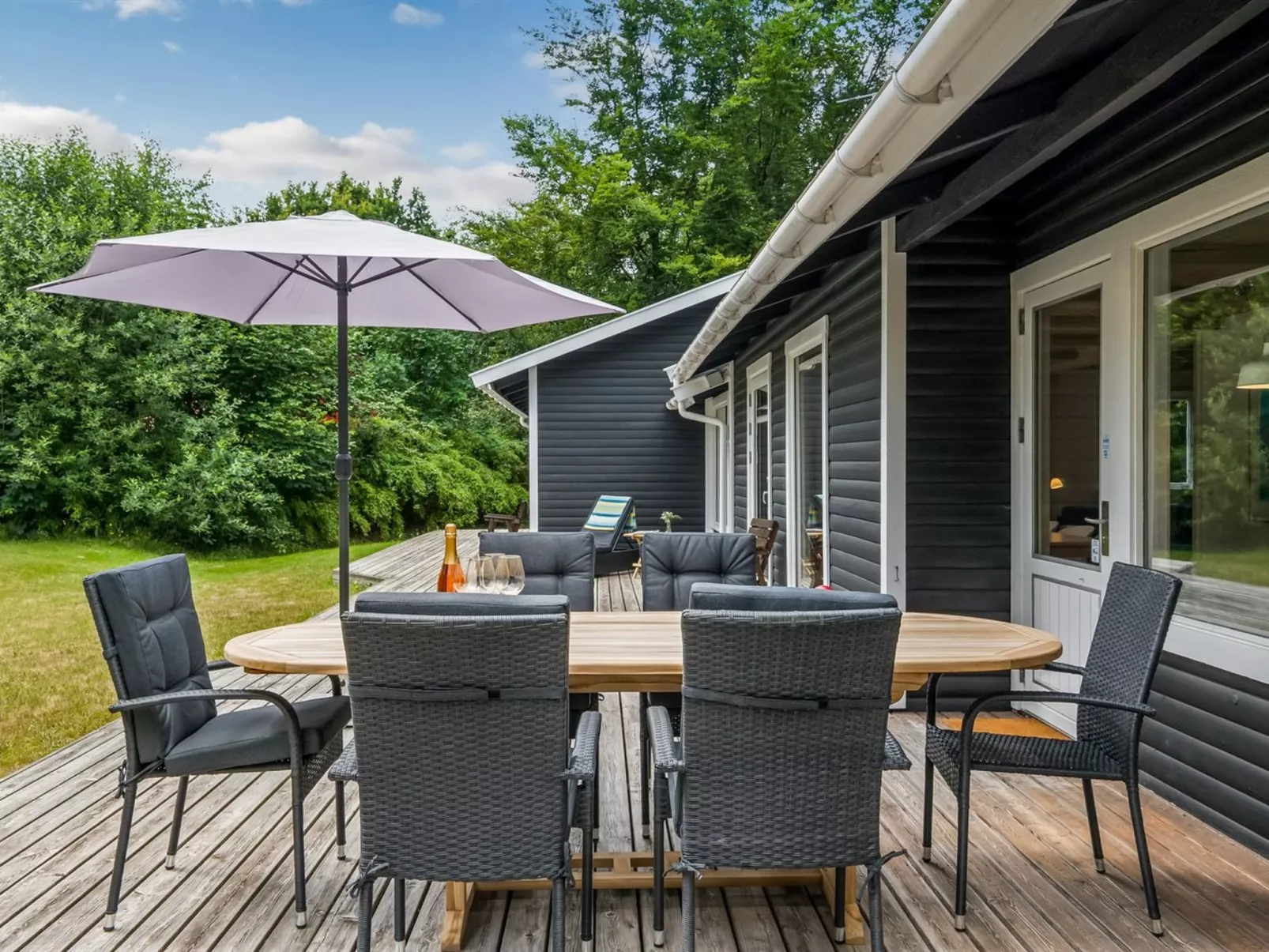 "Sverkel" - 700m from the sea-Buiten