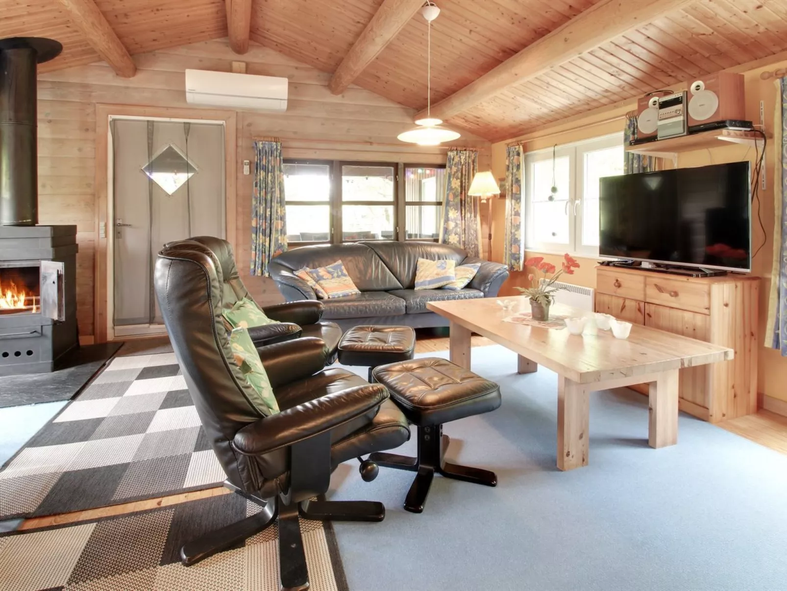 "Thorbergh" - 2km from the sea-Binnen