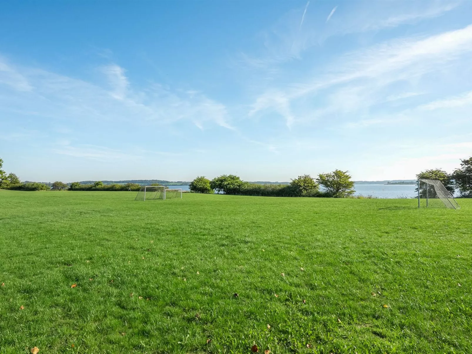 "Tamia" - 100m to the fjord-Buiten