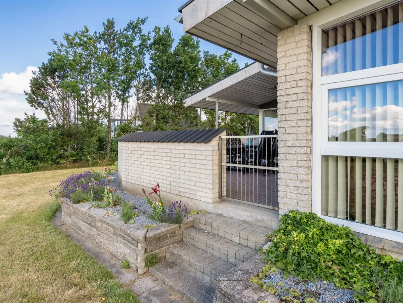 "Anselma" - 800m to the fjord-Buiten