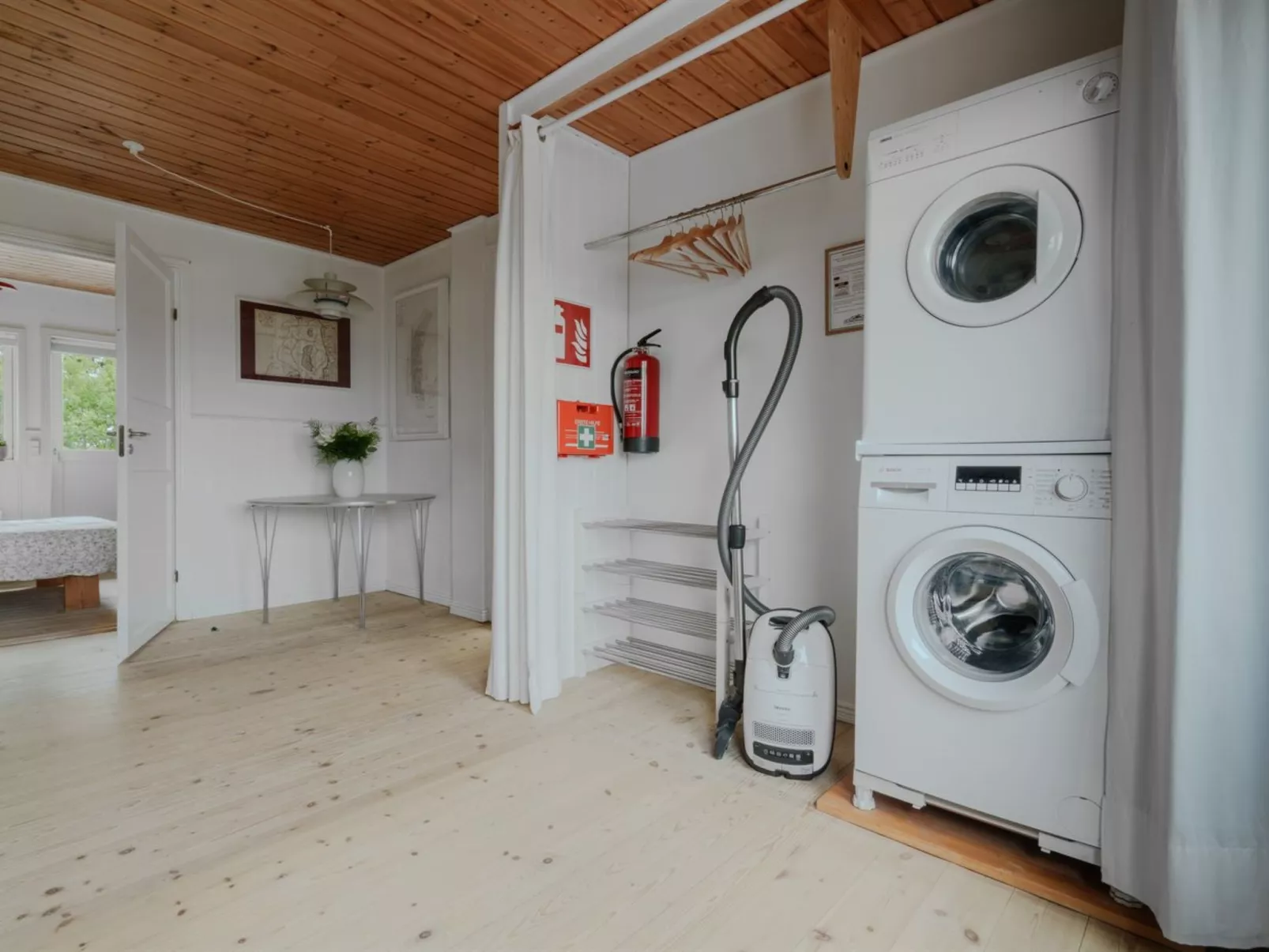 "Taio" - 500m from the sea-Binnen