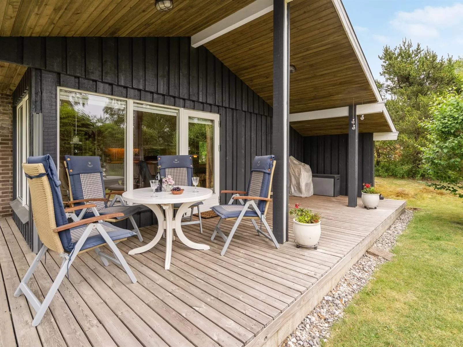 "Farthin" - 800m from the sea-Buiten