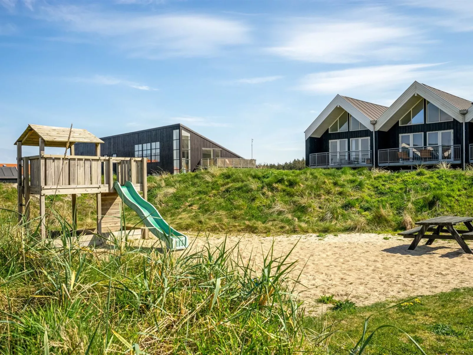 "Katharine" - 600m from the sea-Binnen