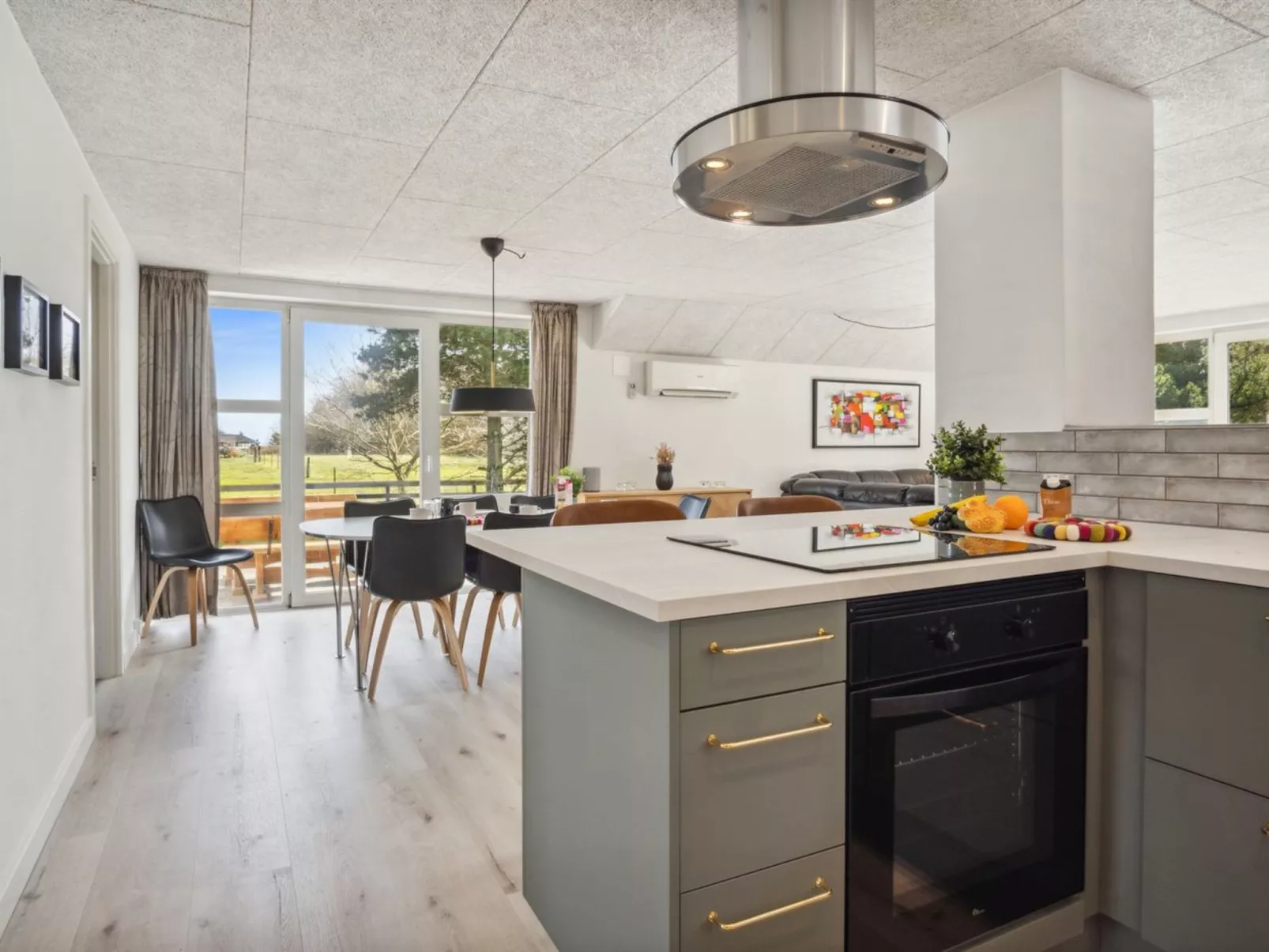 "Botulf" - 3.8km from the sea-Binnen