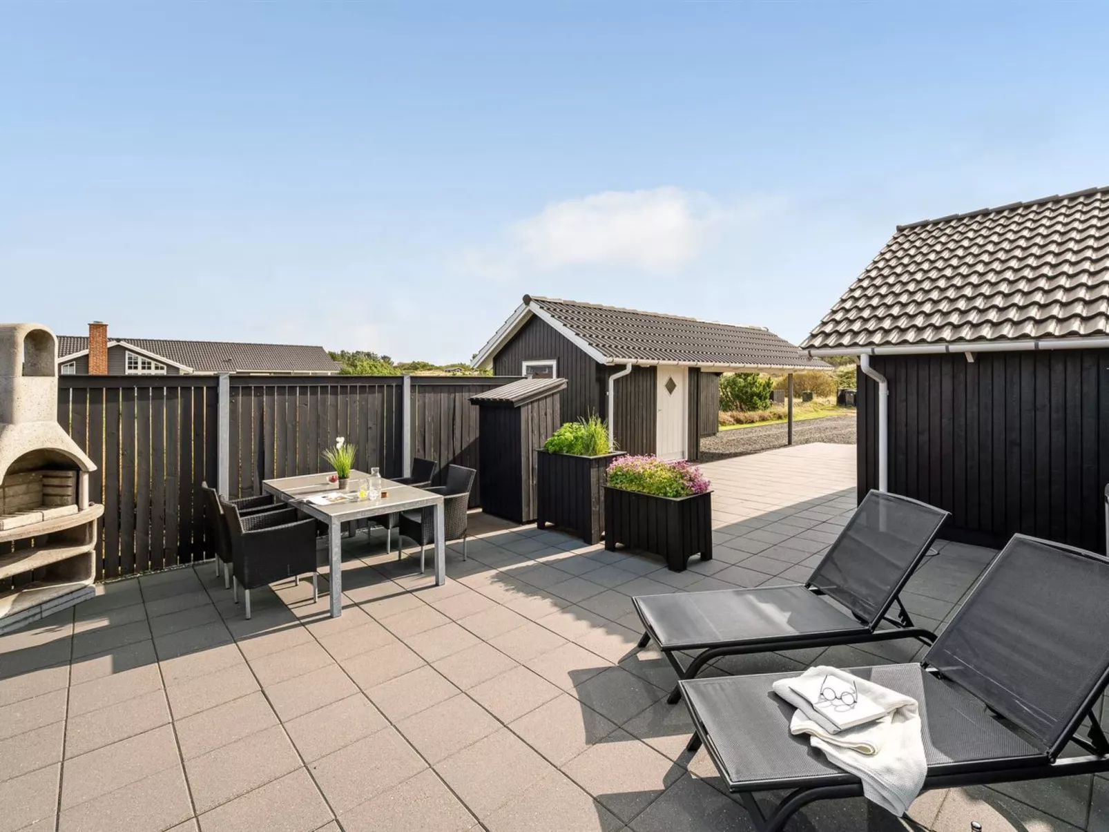 "Christan" - 1.2km from the sea-Buiten