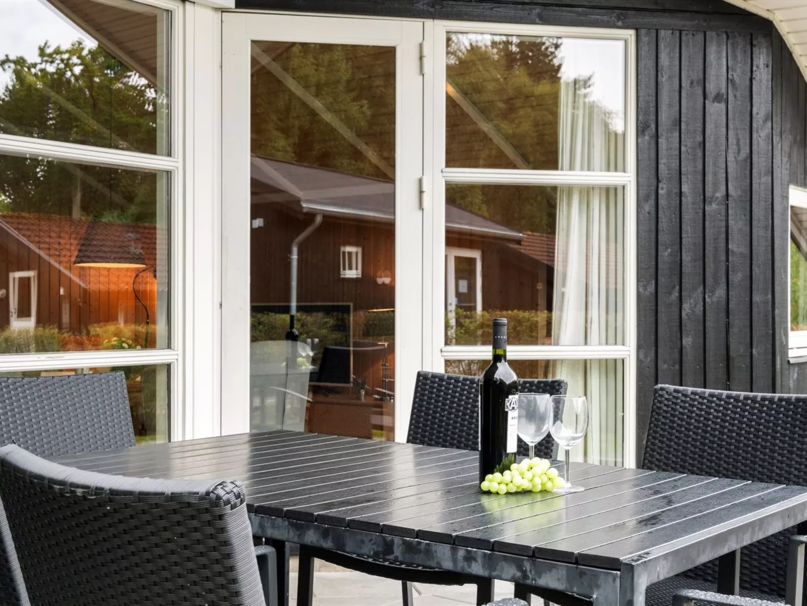 "Nafni" - 200m from the sea-Buiten