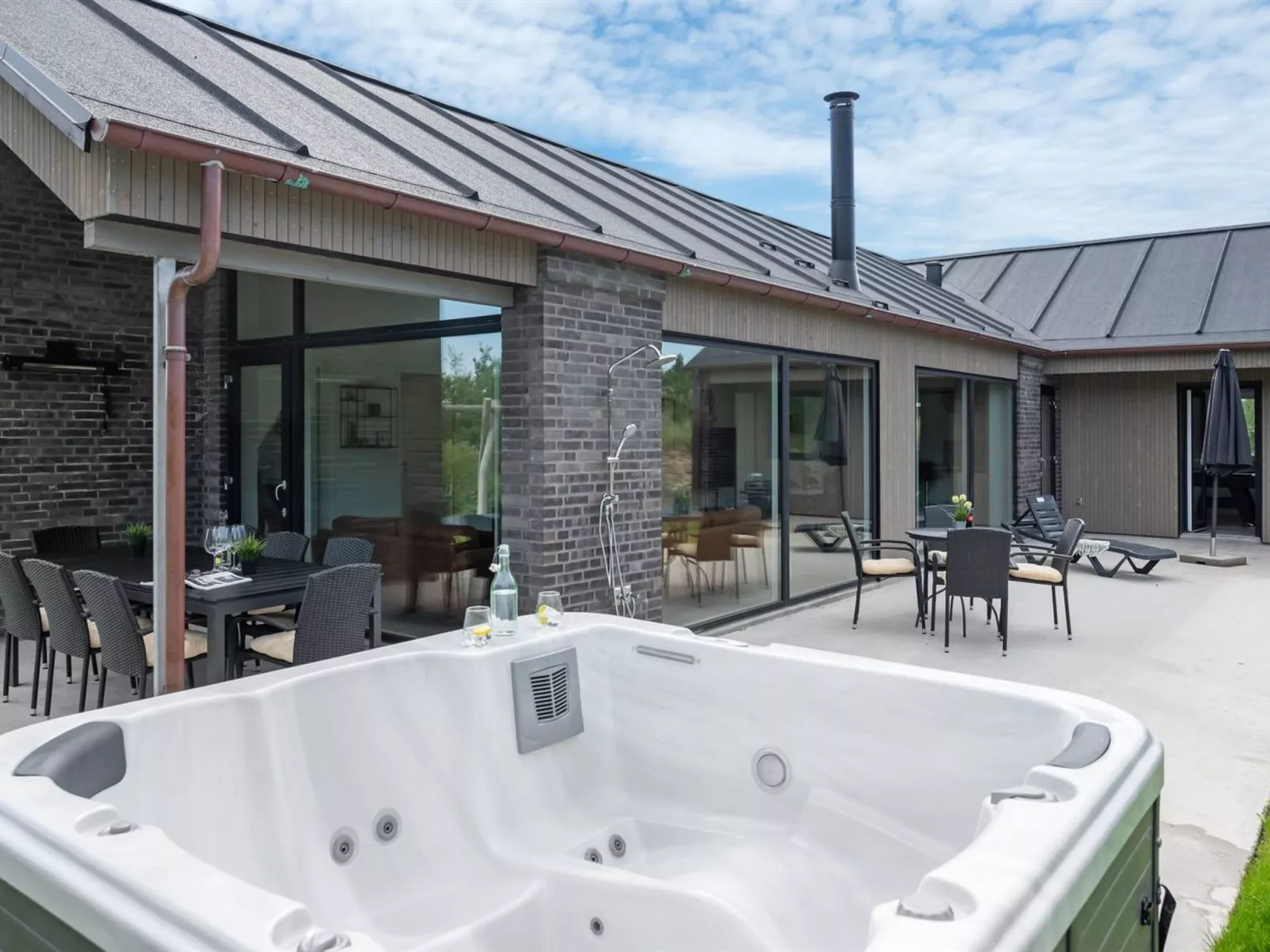 "Pejo" - 950m from the sea-Buiten