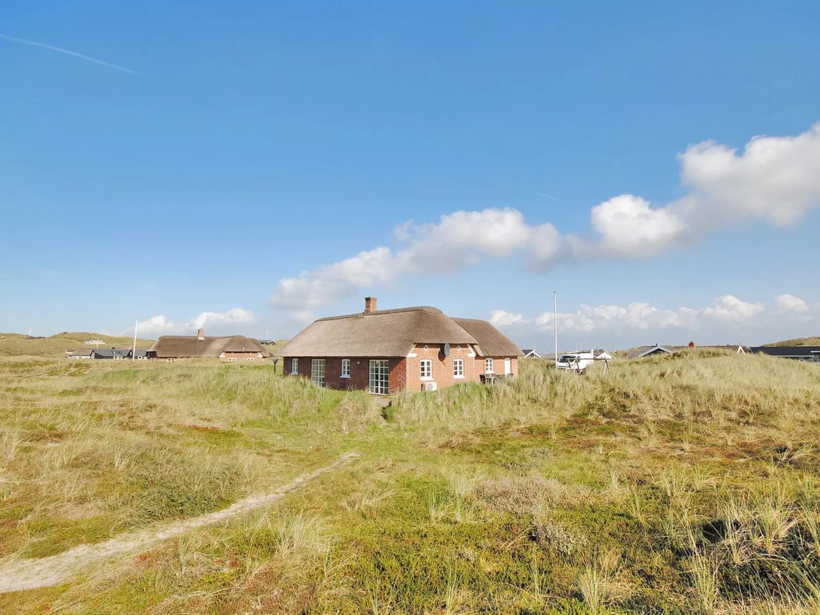 "Skuli" - 200m from the sea-Buiten