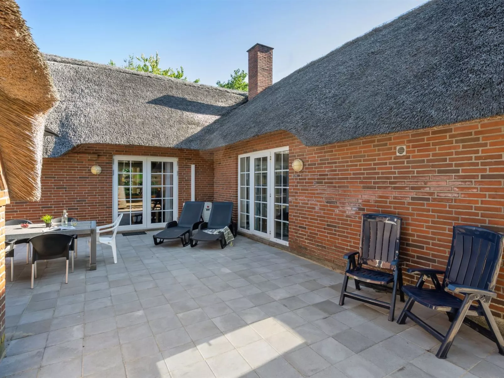 "Thana" - 1.4km from the sea-Buiten