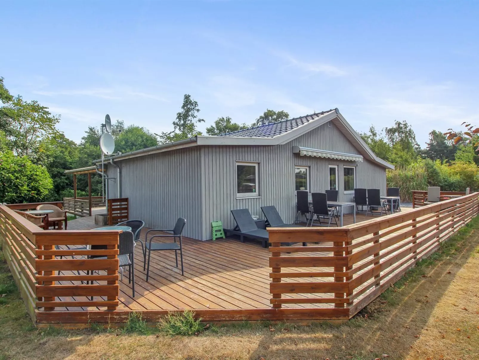 "Editha" - 800m from the sea-Buiten