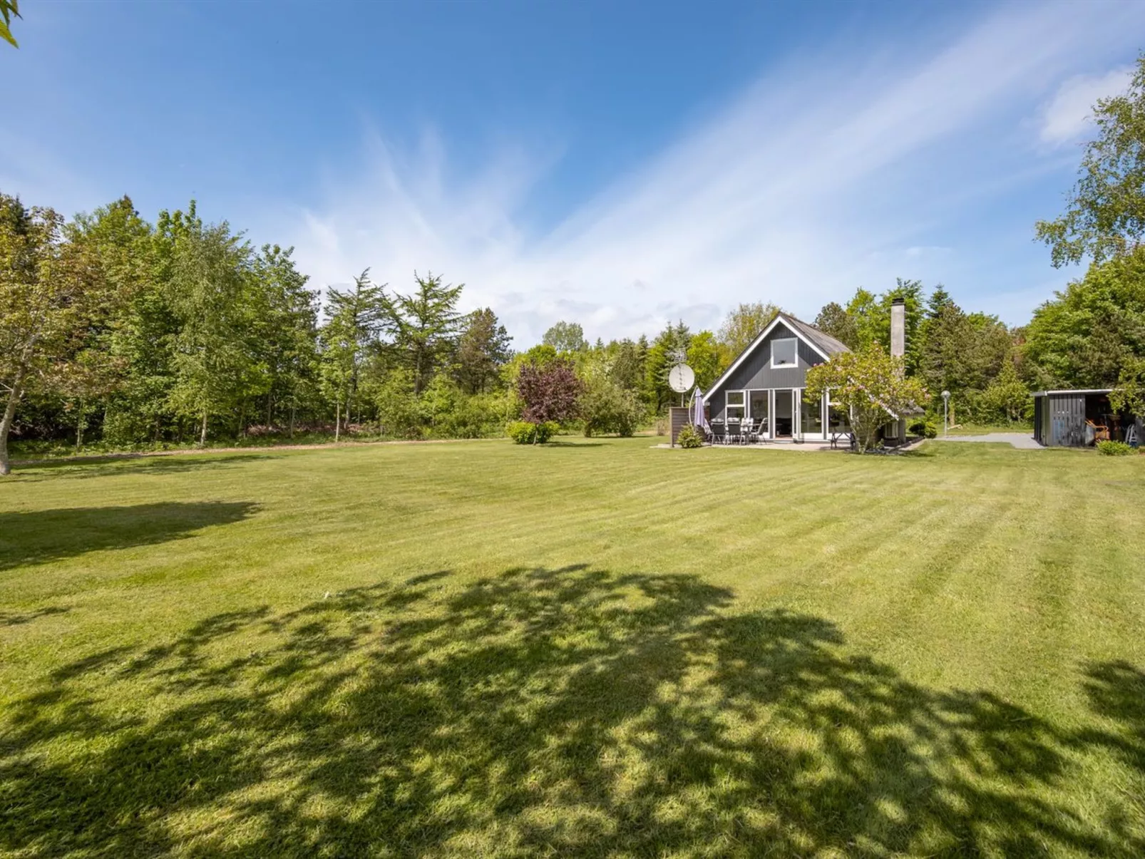 "Femija" - 500m to the fjord-Buiten