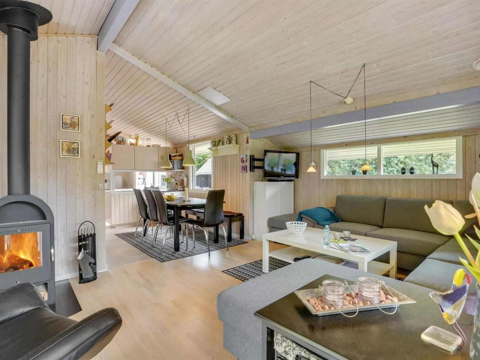 "Dali" - 400m to the fjord-Binnen