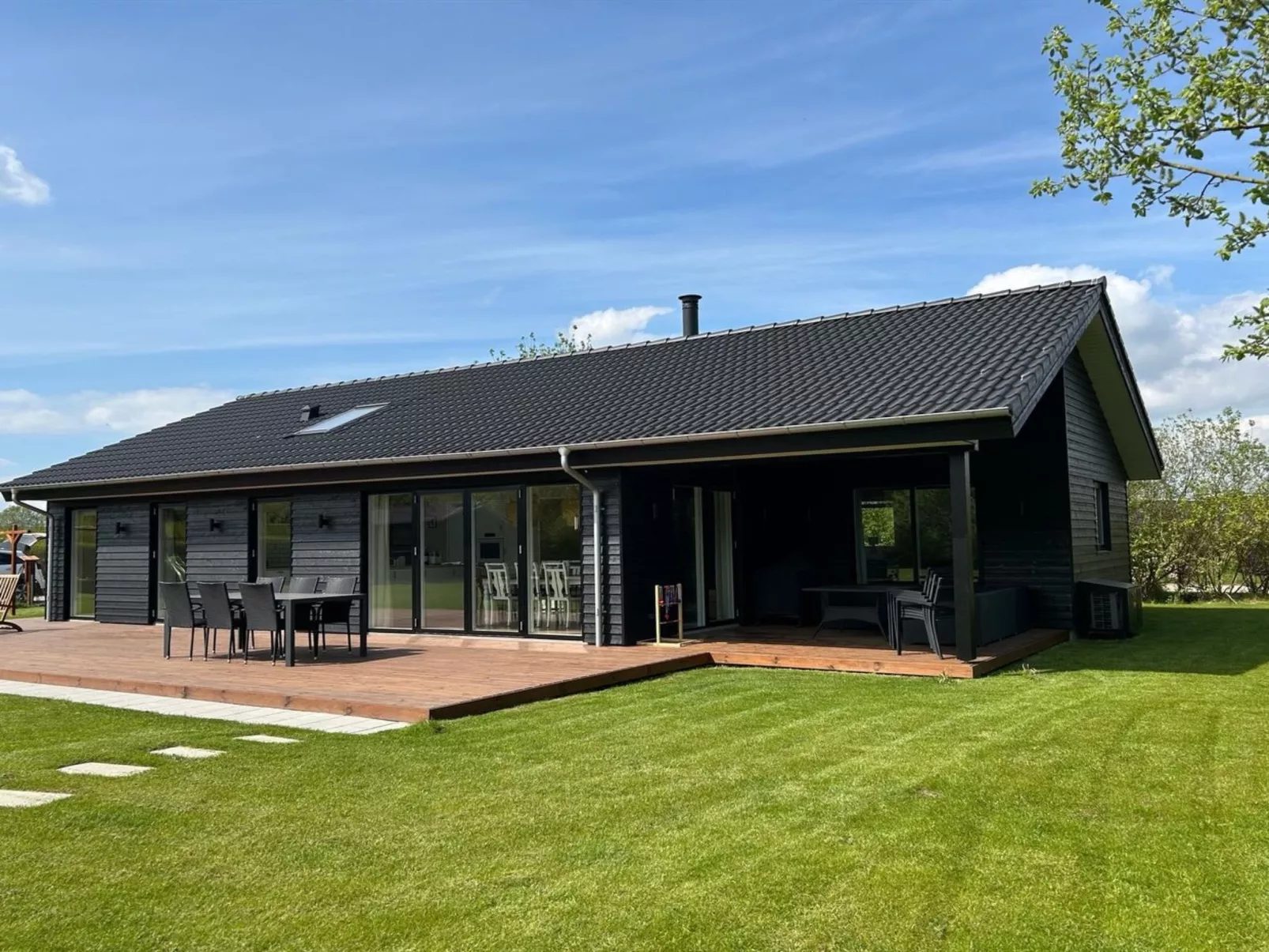 "Hasten" - 600m from the sea-Buiten