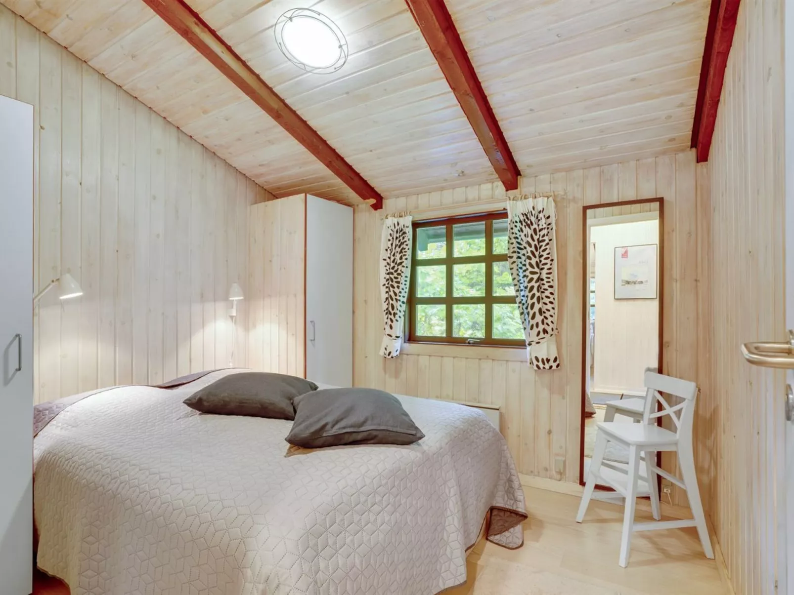 "Gail" - 400m to the fjord-Binnen