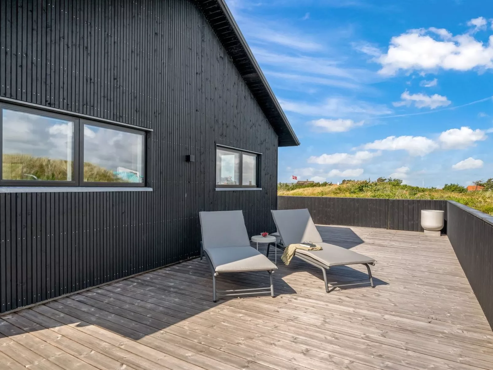 "Maximiliane" -  from the sea-Buiten