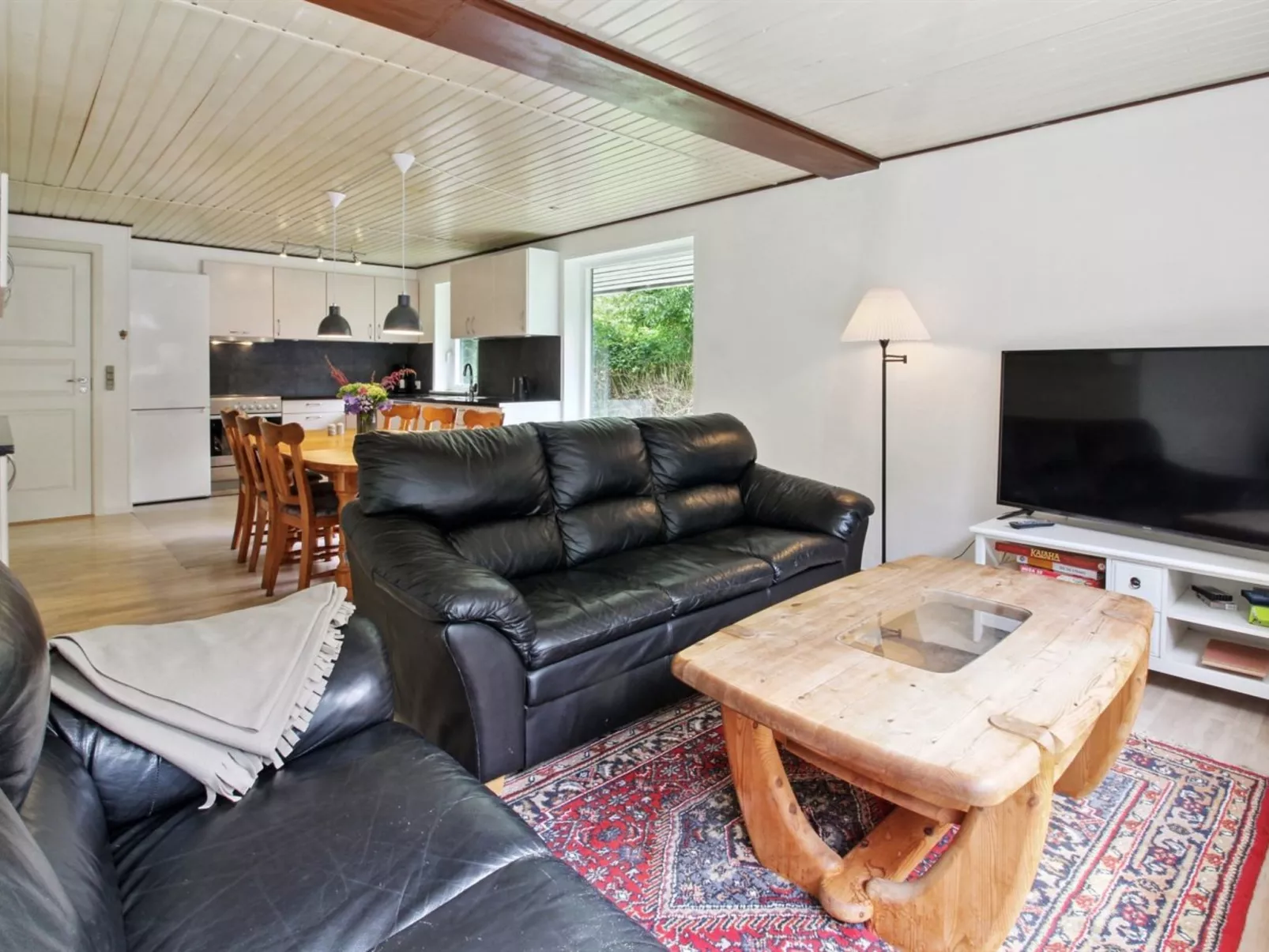 "Florinka" - 31km from the sea-Binnen