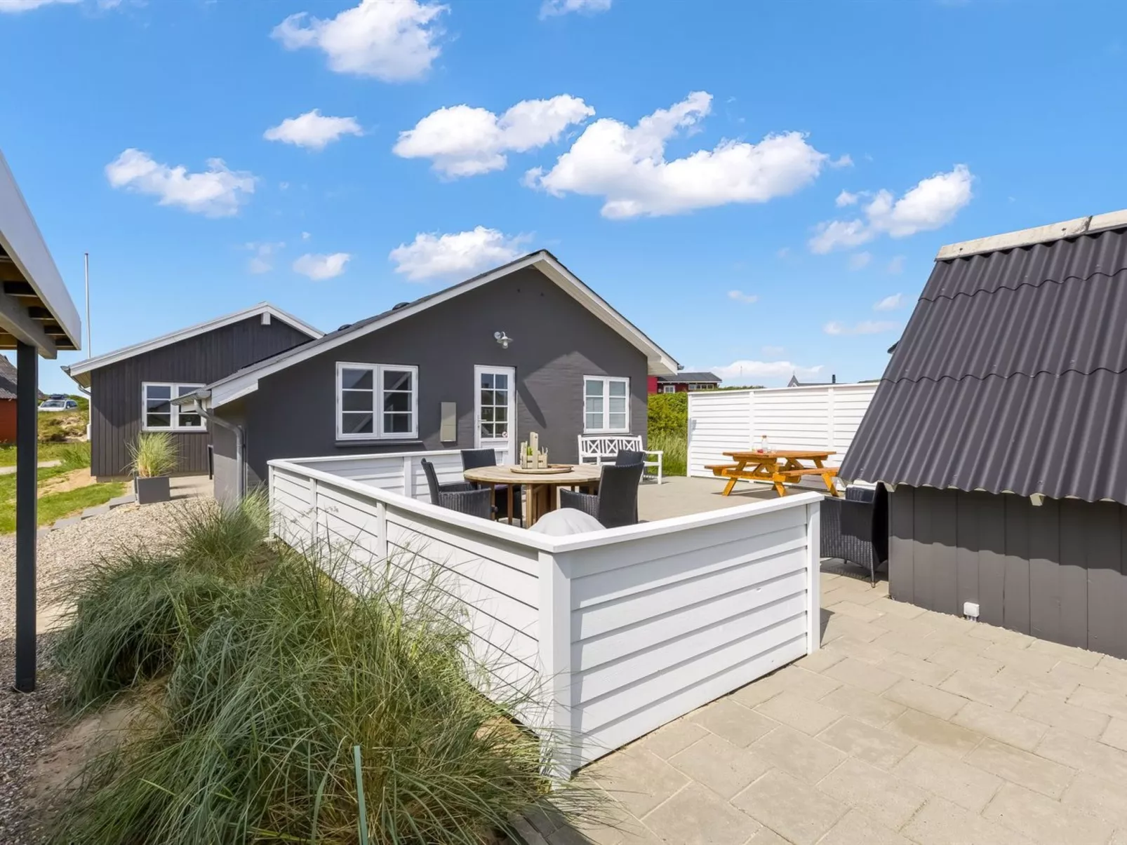 "Mikka" - 450m from the sea-Buiten