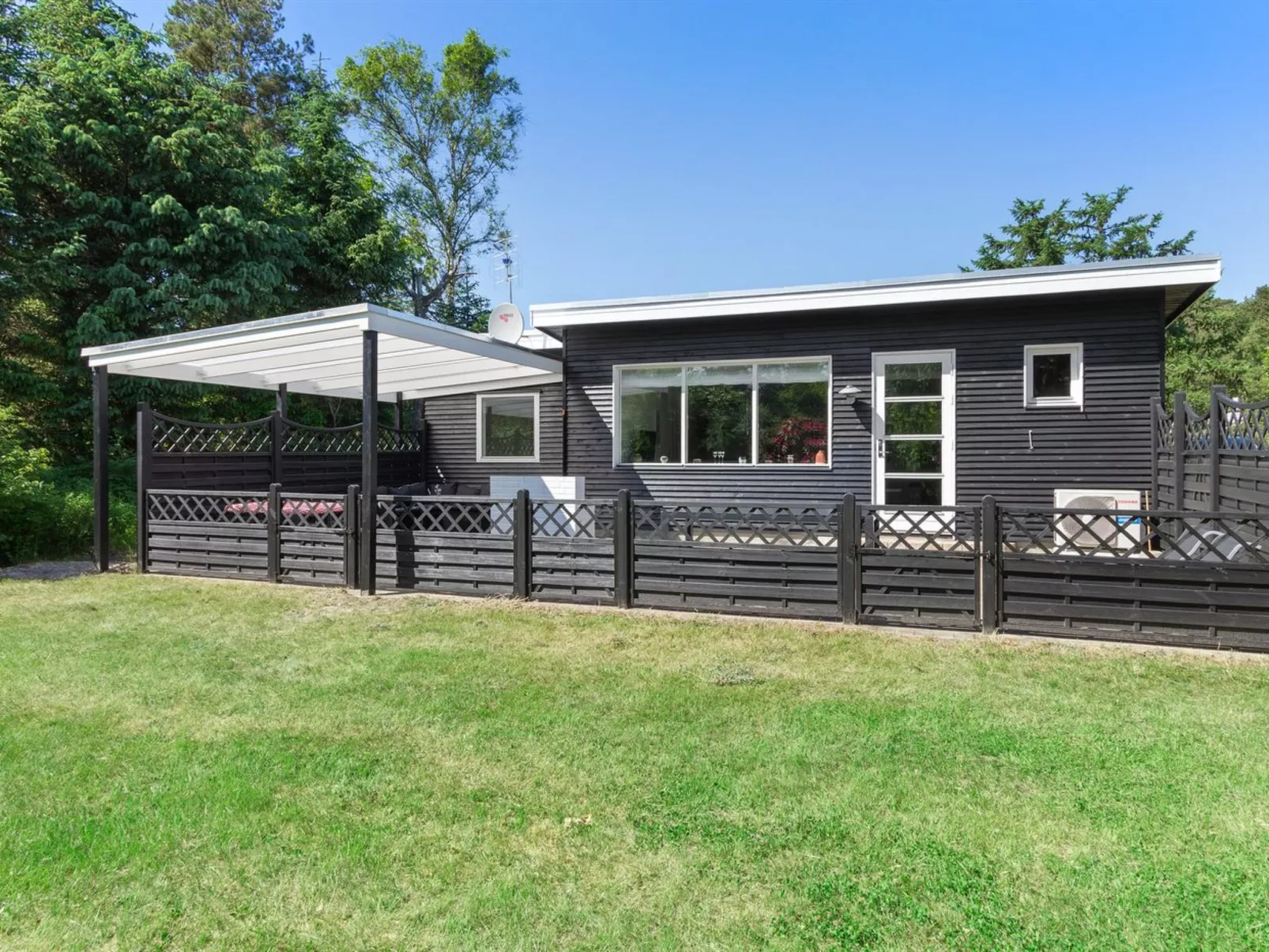 "Raya" - 250m from the sea-Buiten