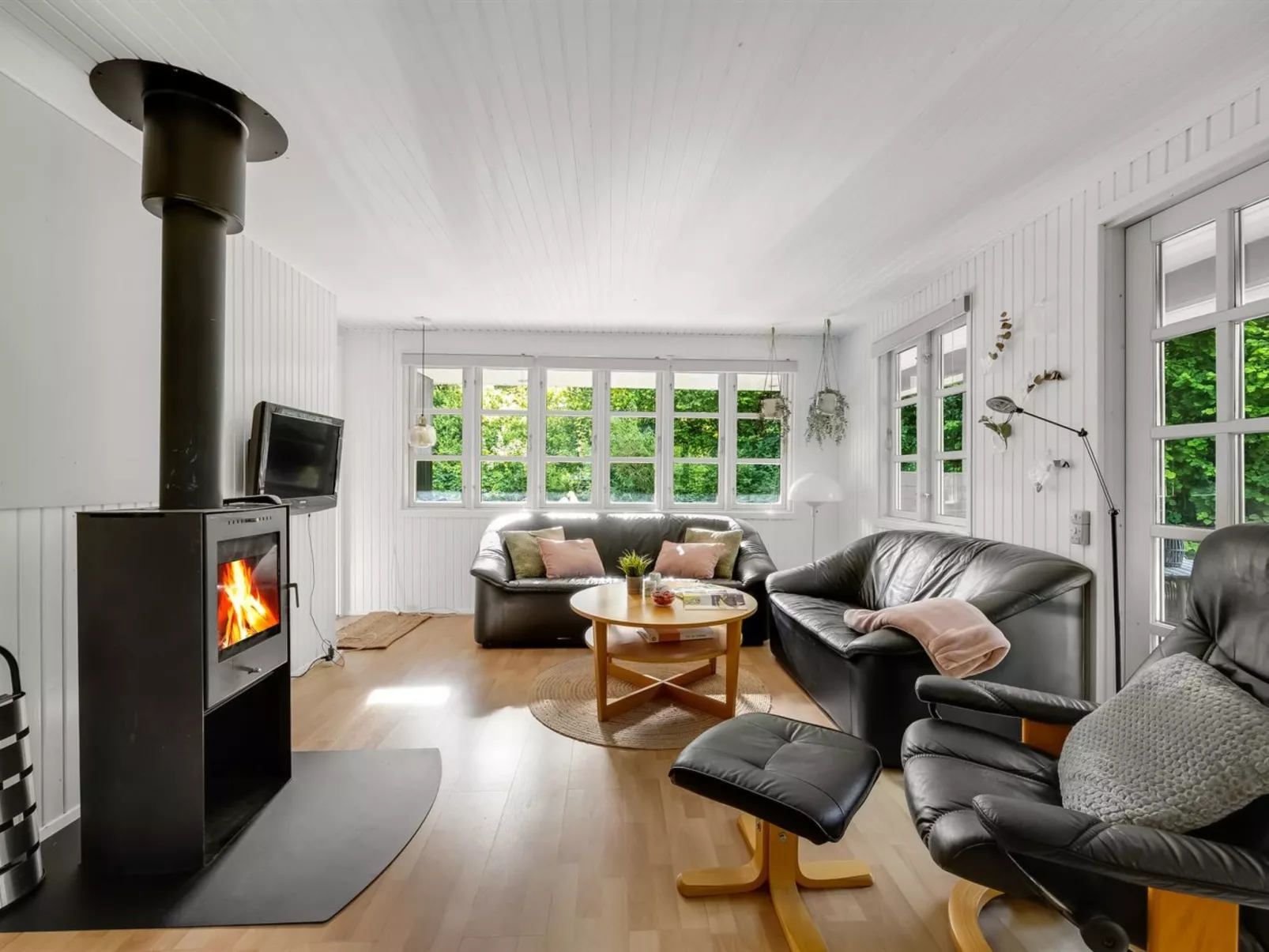 "Sunaj" -  from the sea-Binnen