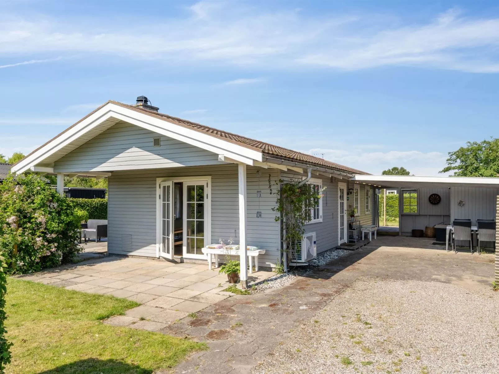 "Thomas" - 120m from the sea-Buiten