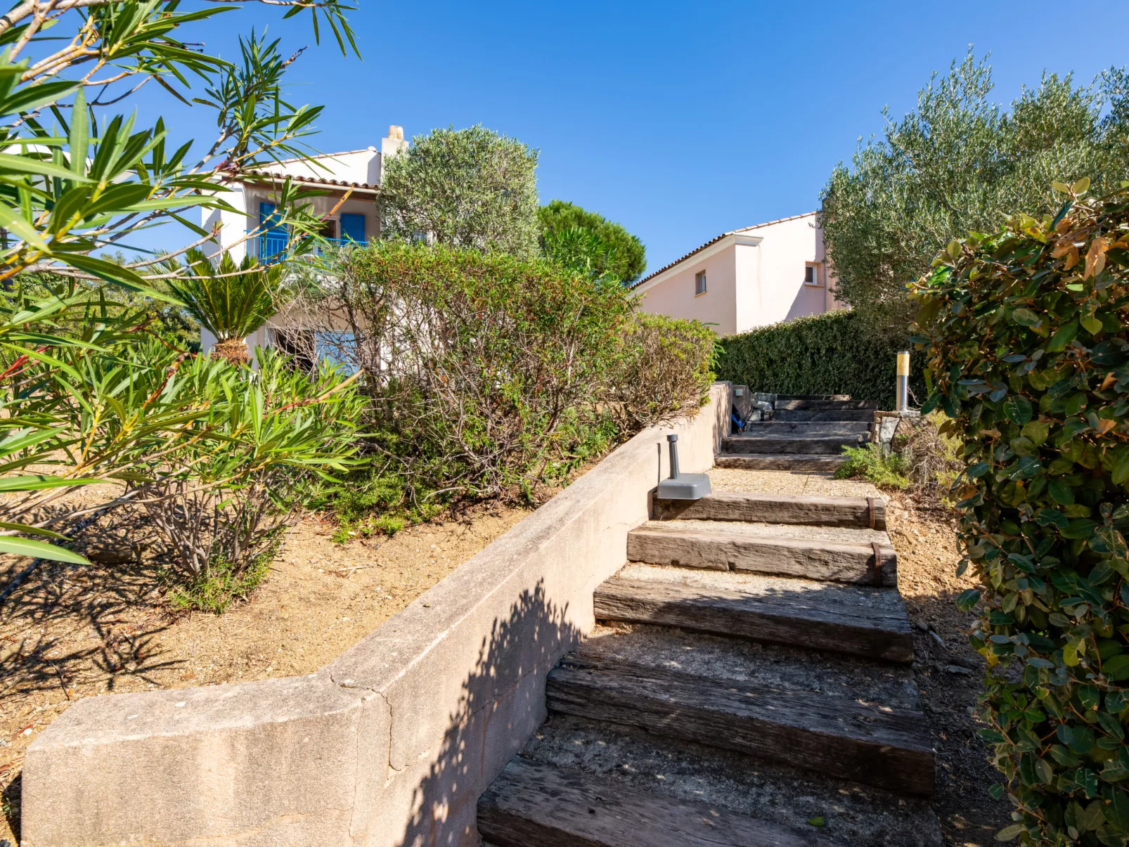 Le Mas d'Esquières 7-Buiten