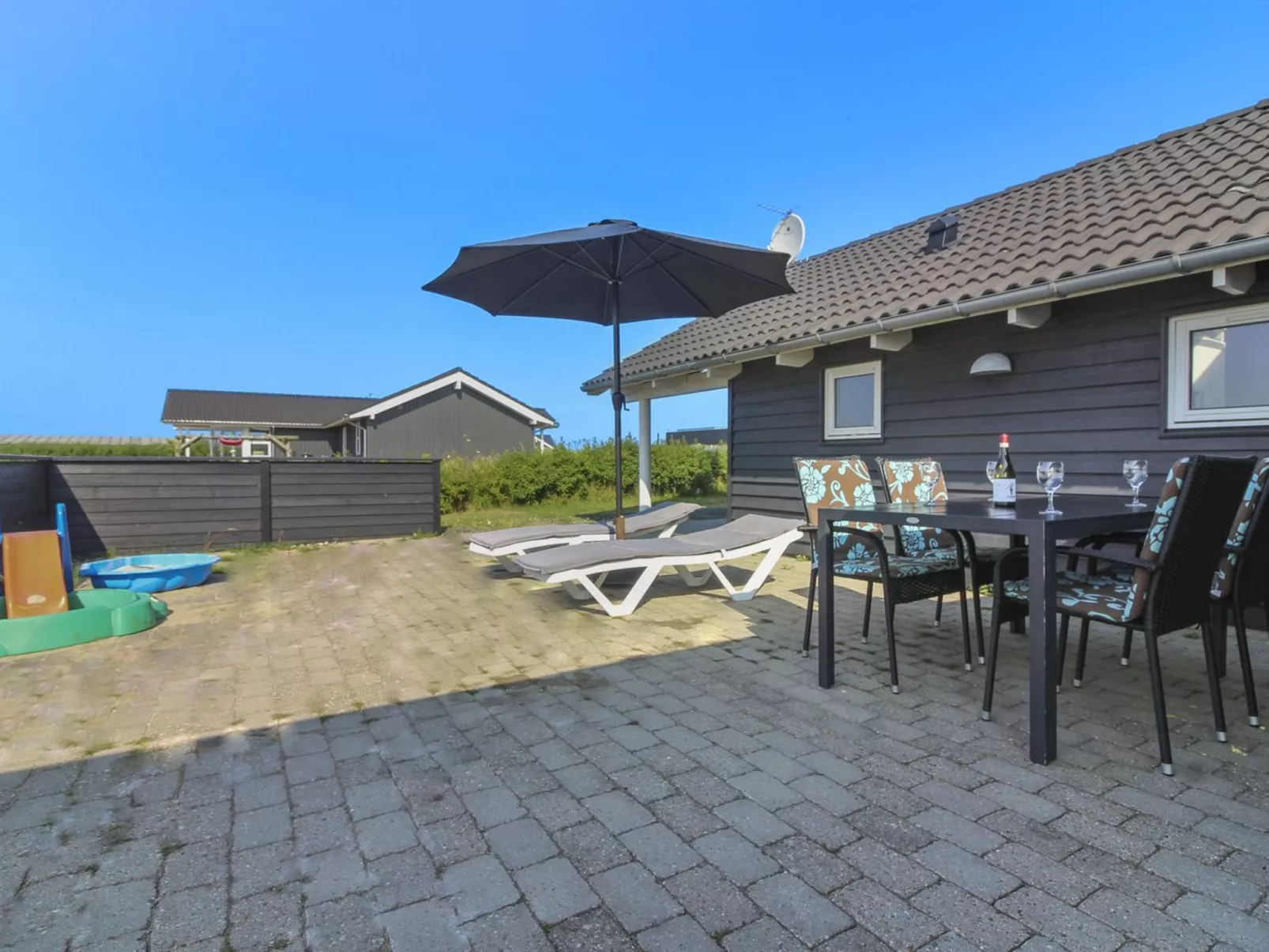 "Mattis" - 650m from the sea-Buiten