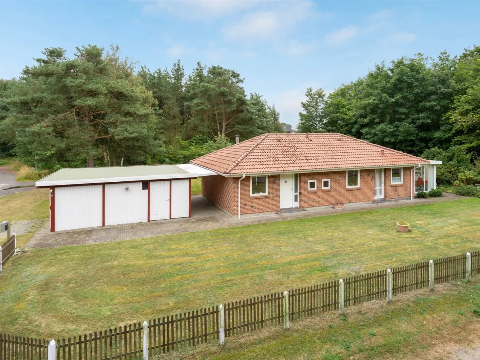 "Maksimilian" - 1.5km from the sea-Buiten