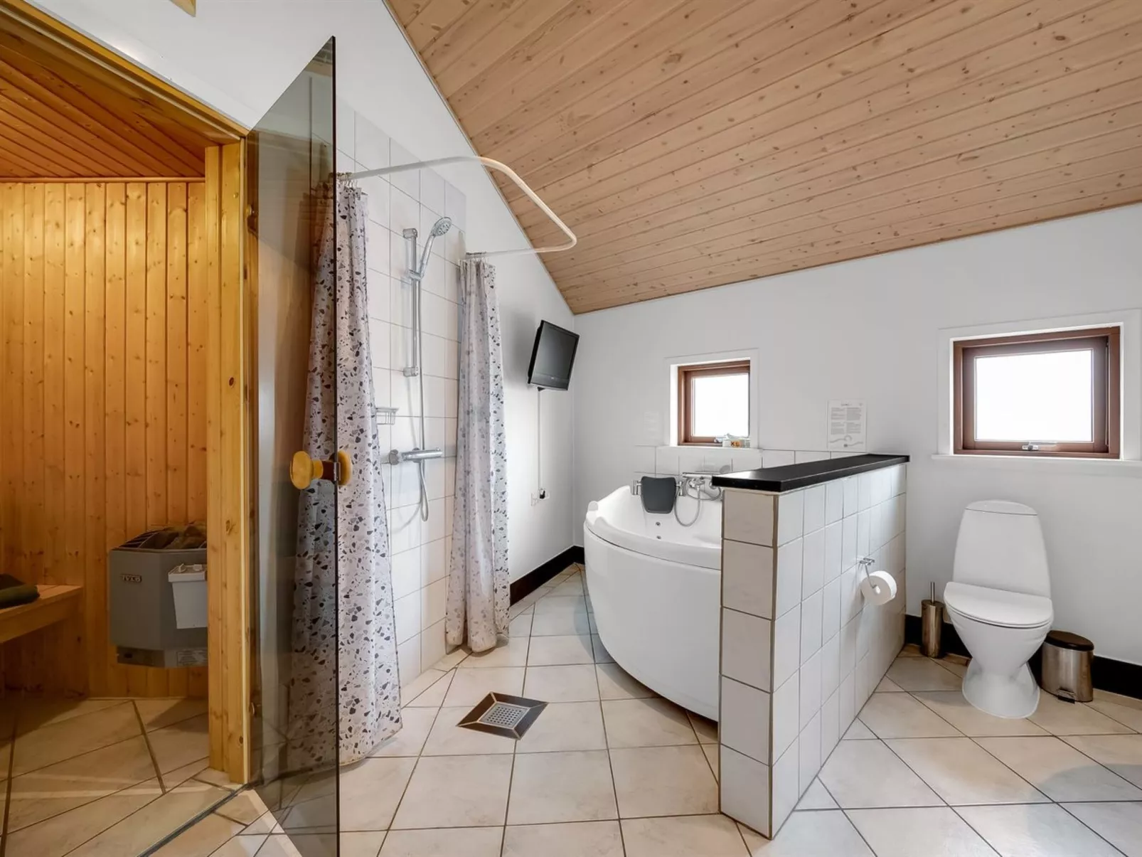 "Reiner" - 300m to the fjord-Binnen