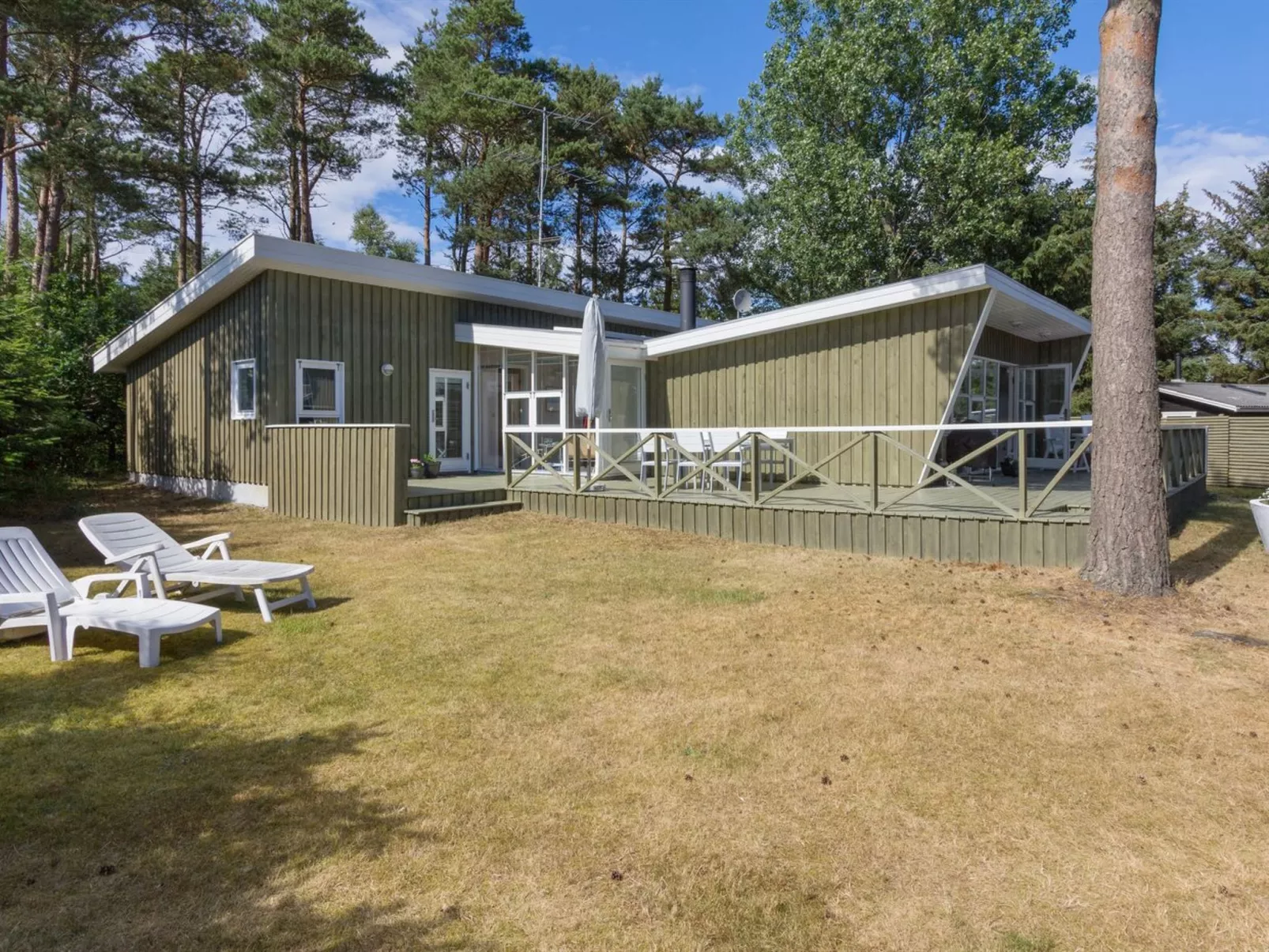 "Hwelp" - 200m from the sea-Buiten