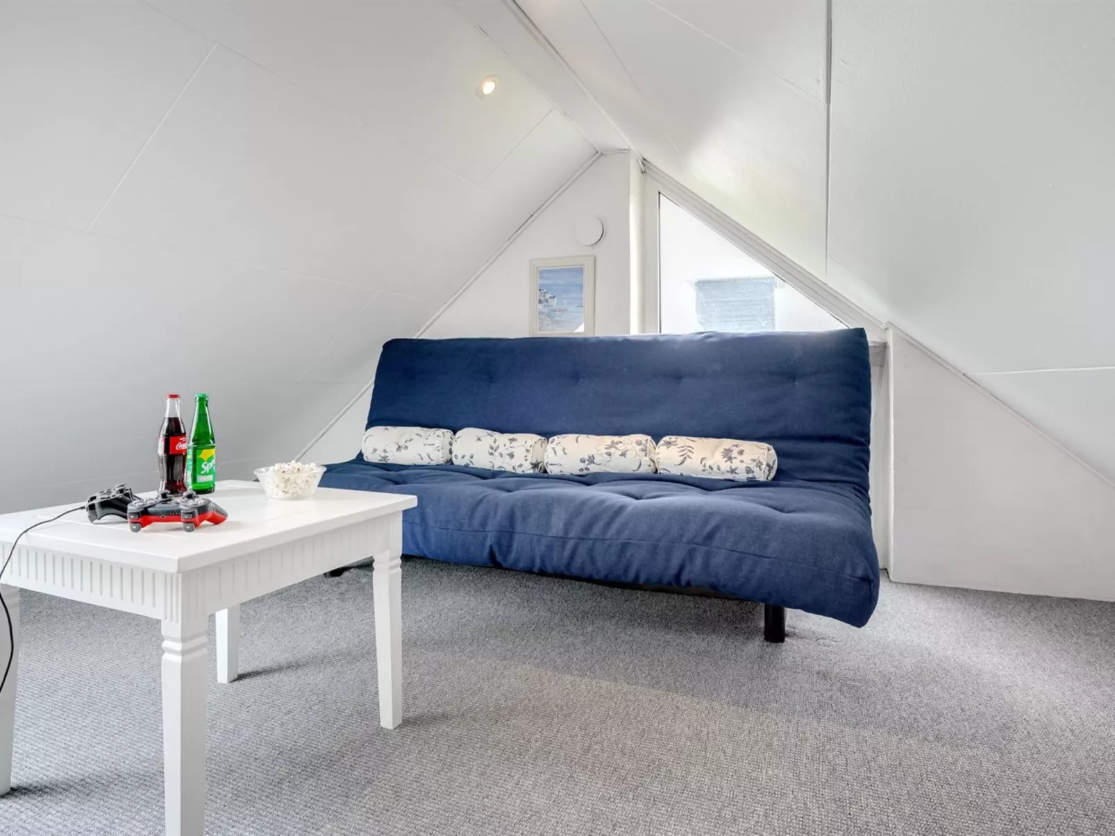 "Marjukka" - 10m from the sea-Binnen