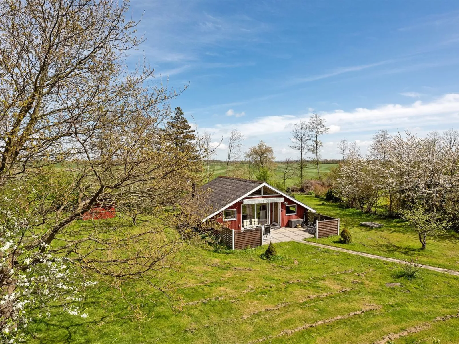 "Henna" - 550m to the fjord-Buiten