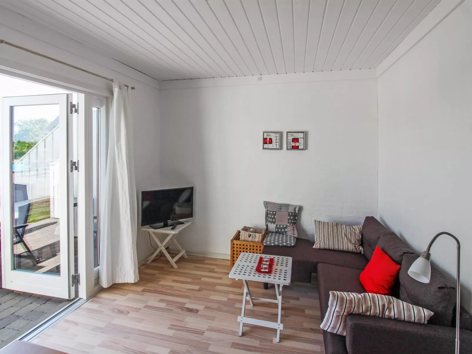 "Valio" - 6km from the sea-Binnen