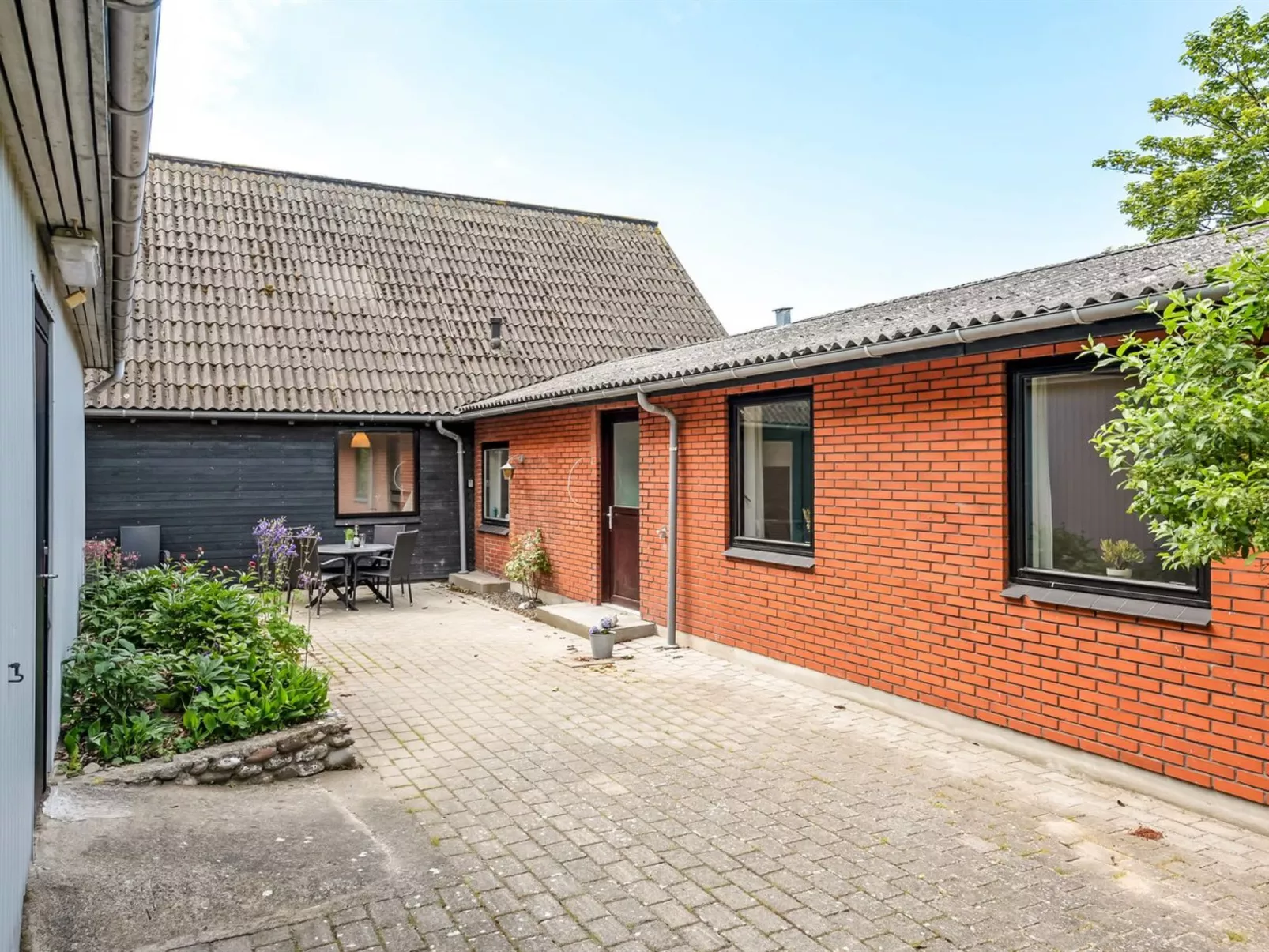 "Emin" - 100m from the sea-Buiten