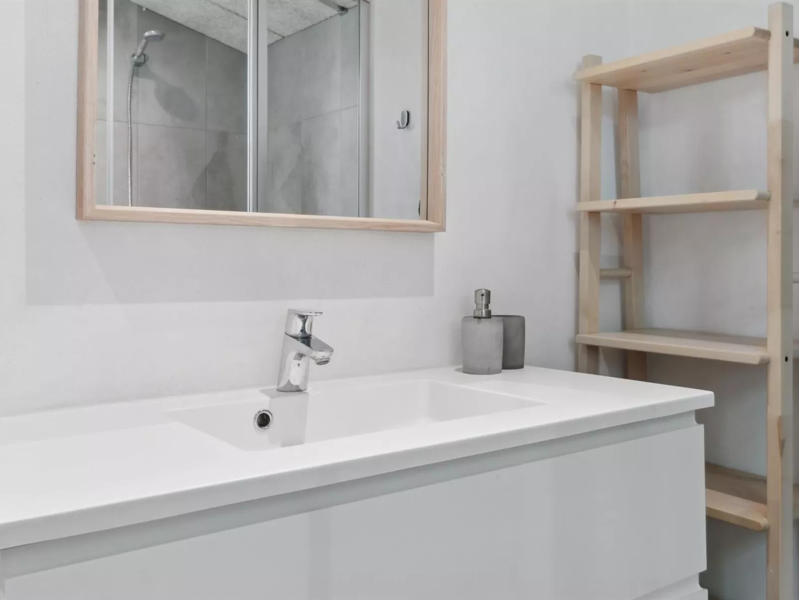 "Oiva" - 450m from the sea-Binnen