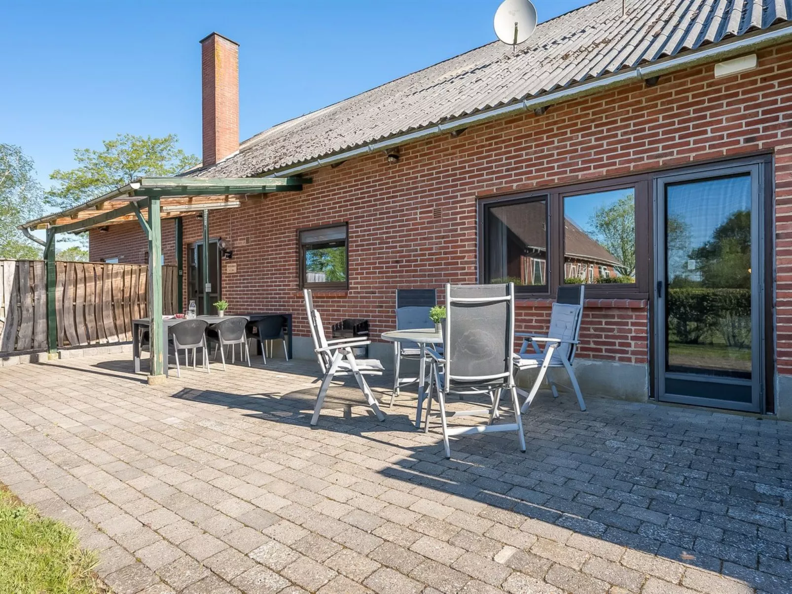 "Evina" - 17km to the fjord-Buiten