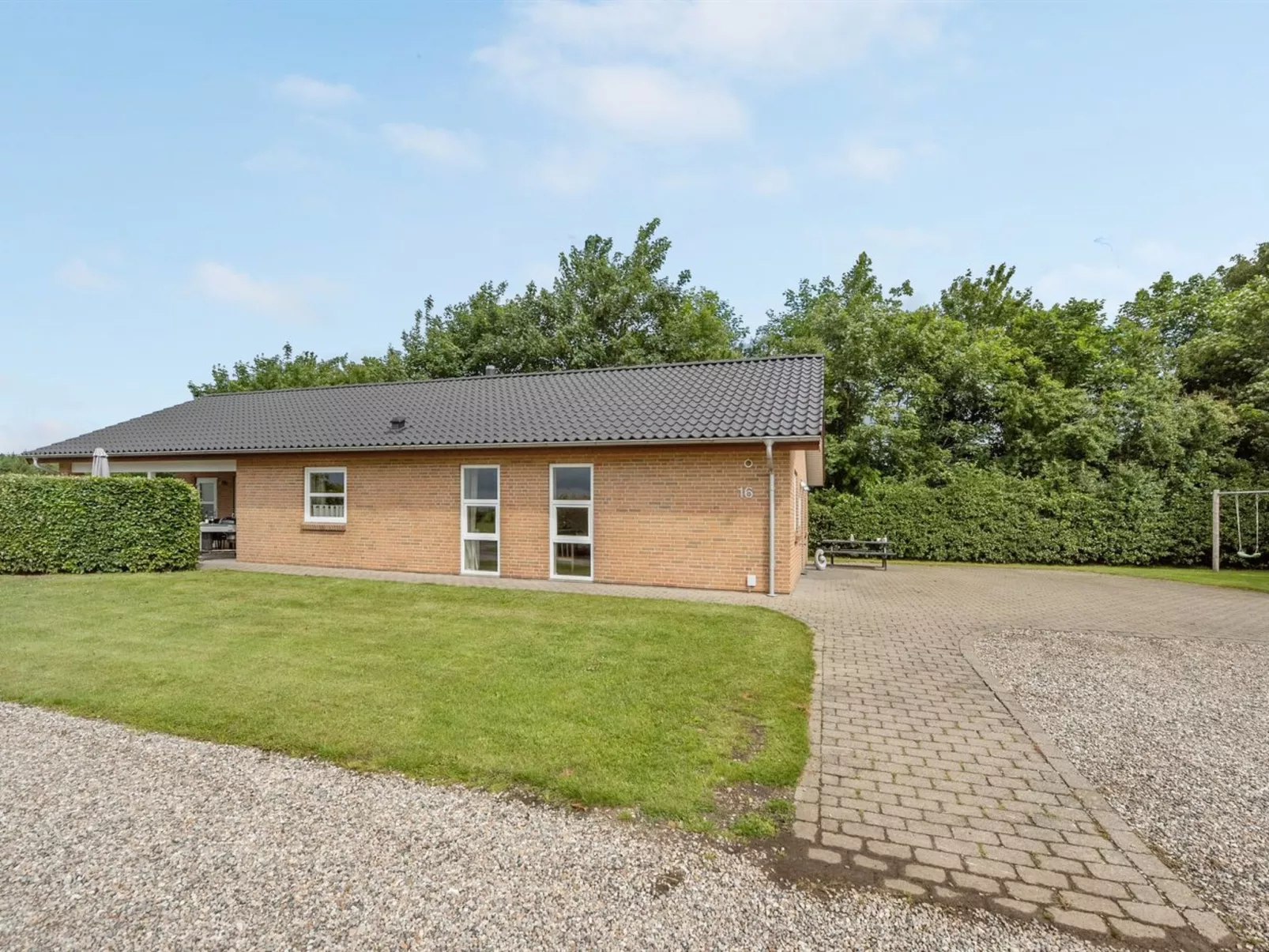 "Najdenka" - 25km from the sea-Buiten