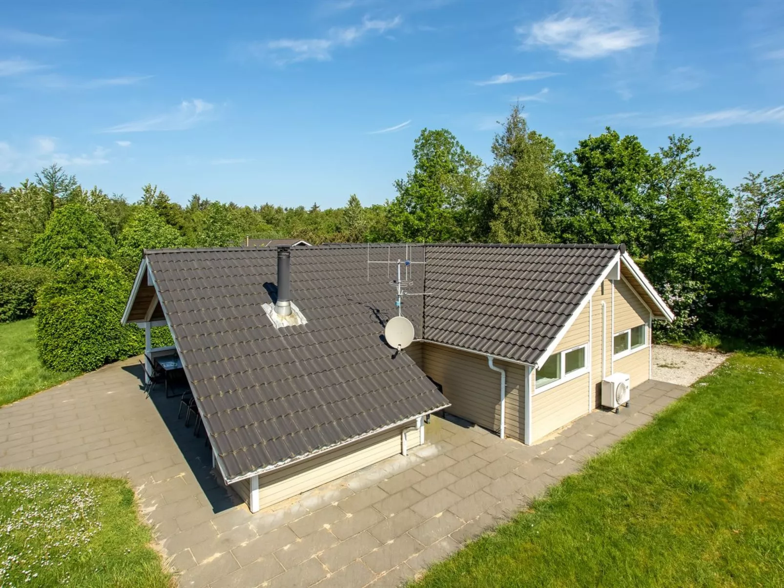 "Isving" - 1.1km to the fjord-Buiten