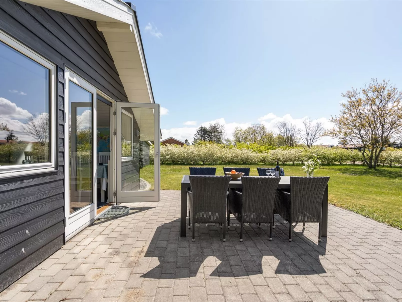 "Ingward" - 300m to the fjord-Buiten