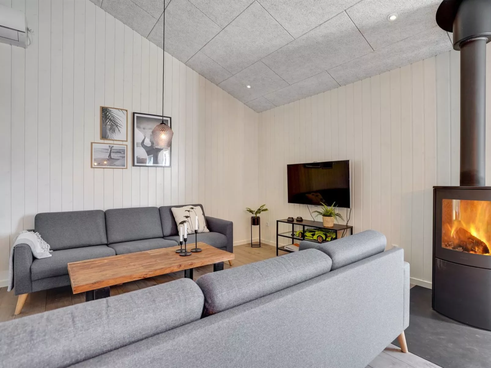 "Grimar" - 600m from the sea-Binnen