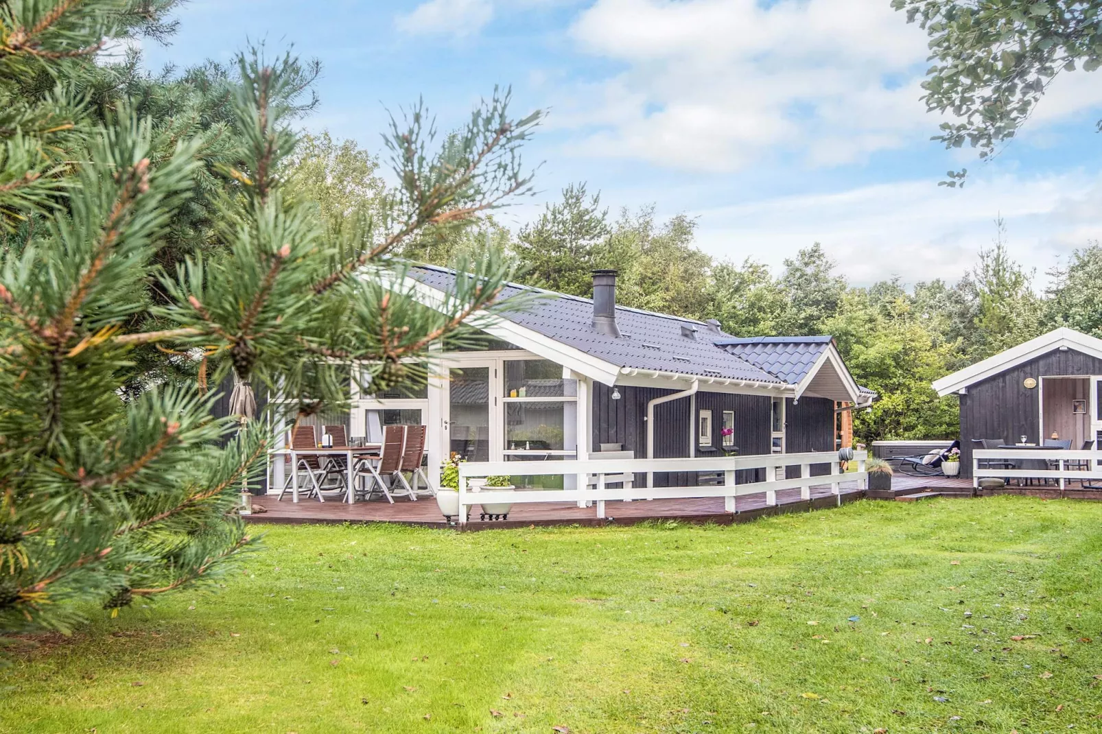 Vakantiehuis met spa en sauna-Buitenlucht