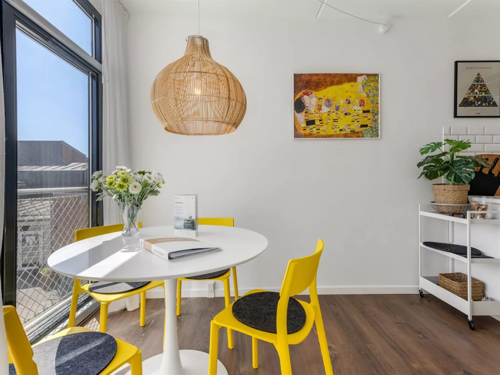 "Naike" - 100m from the sea-Binnen