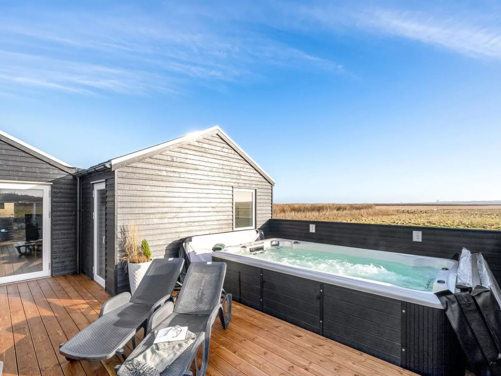 "Ivar" - 300m from the sea-Binnen