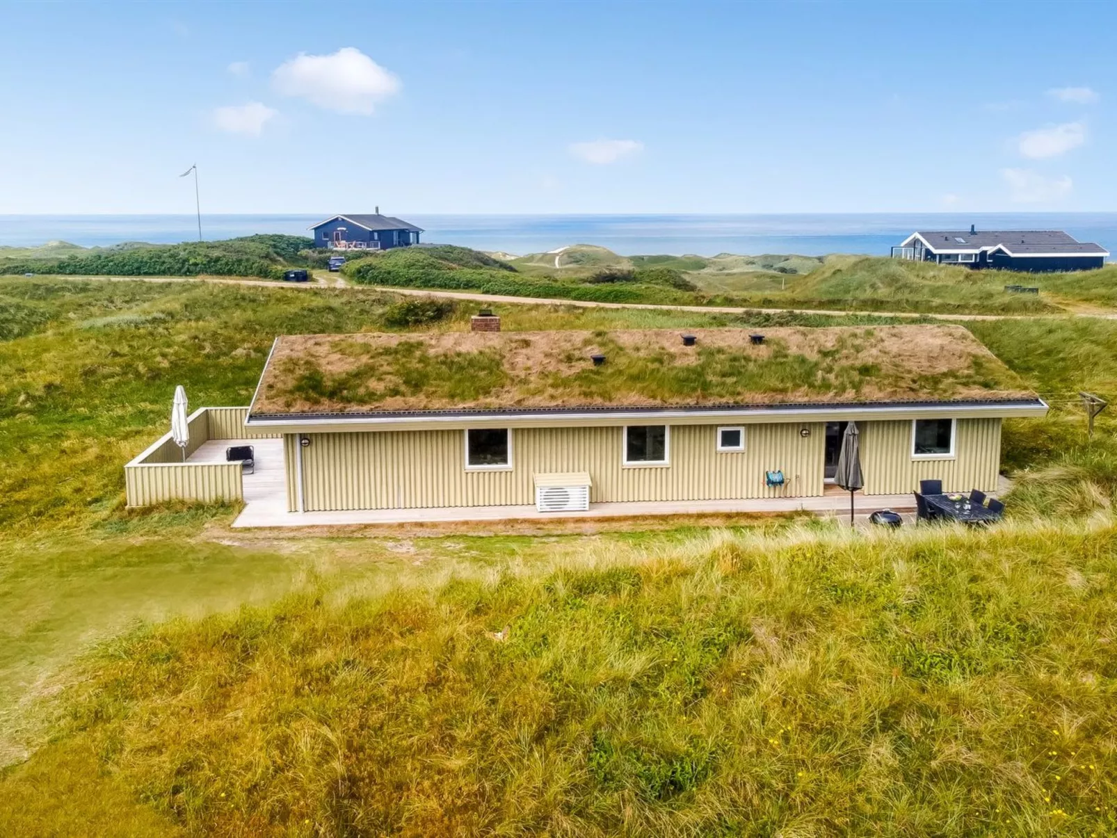 "Pinja" - 400m from the sea-Buiten