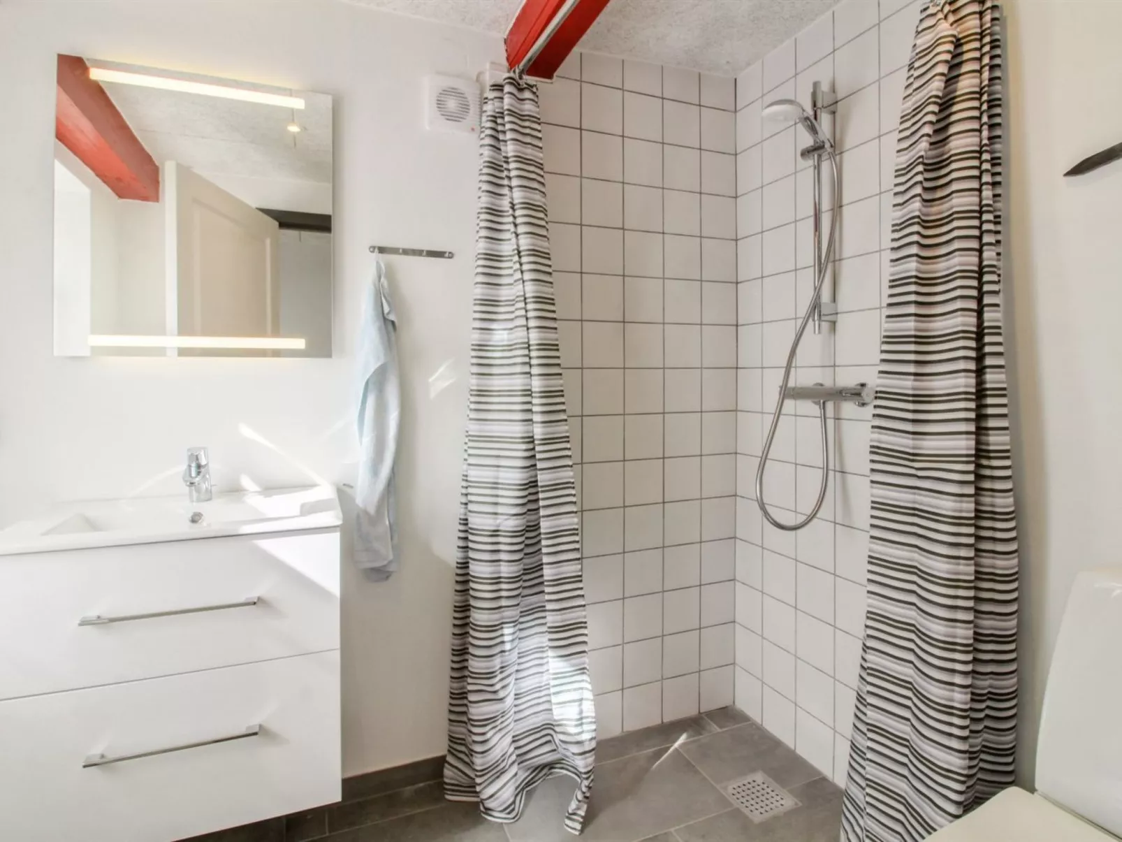 "Odeta" - 25km from the sea-Binnen