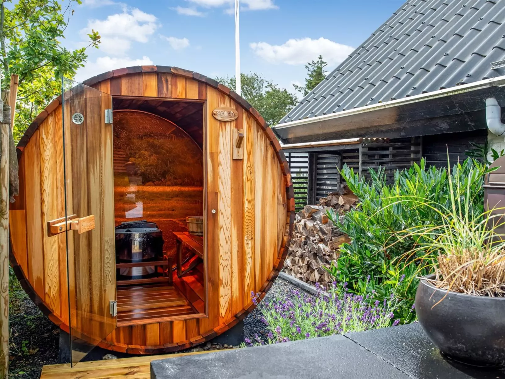 "Solfrid" - 150m from the sea-Binnen