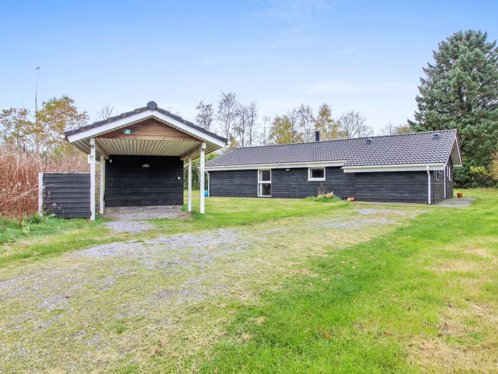 "Aviaja" - 12km from the sea-Buiten