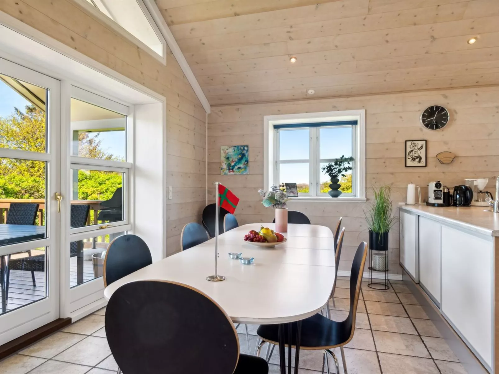 "Hjalmar" - 400m from the sea-Binnen